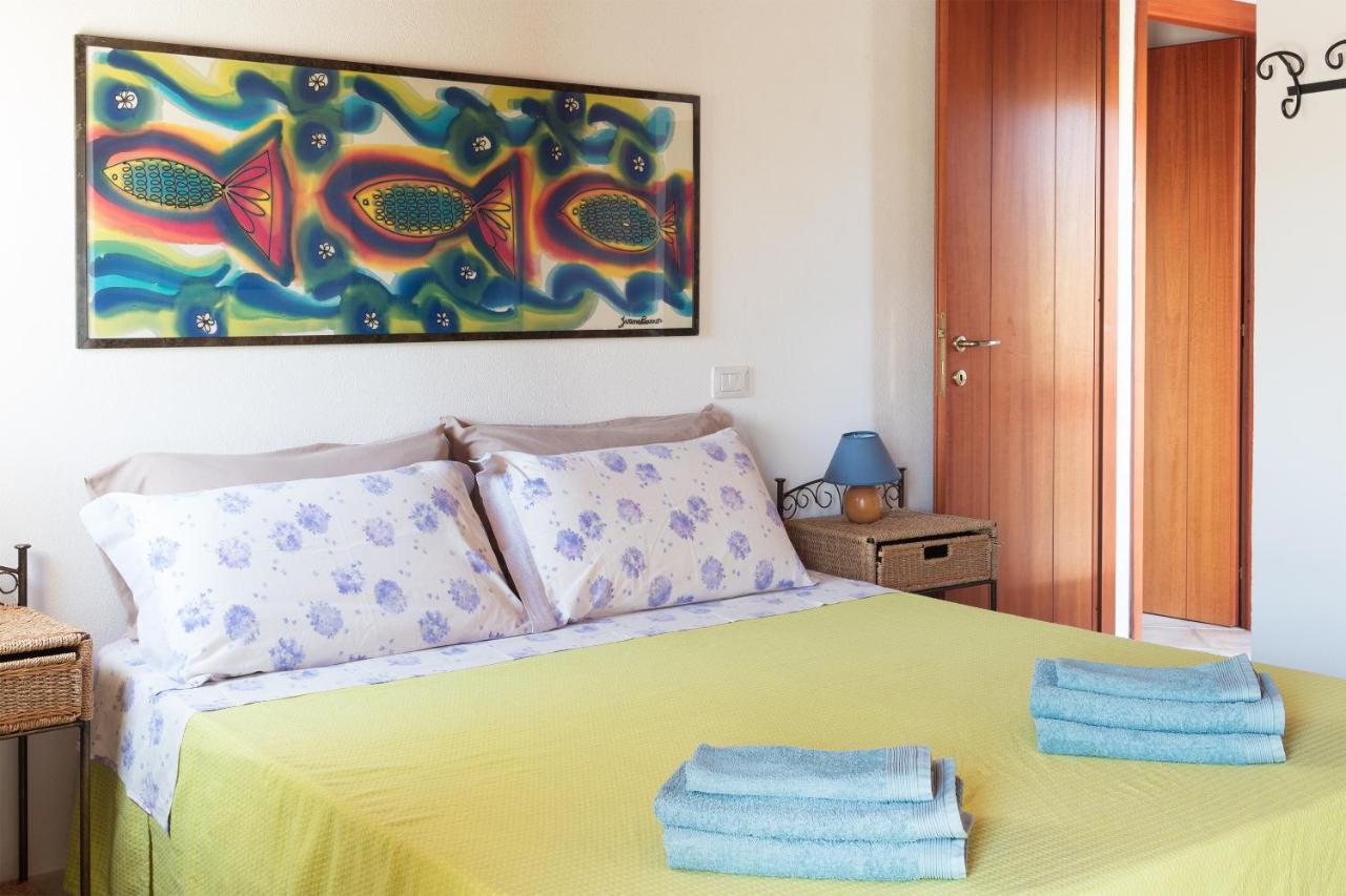 Bed and Breakfast Sa Guardia De Ferricci à Solanas  Extérieur photo