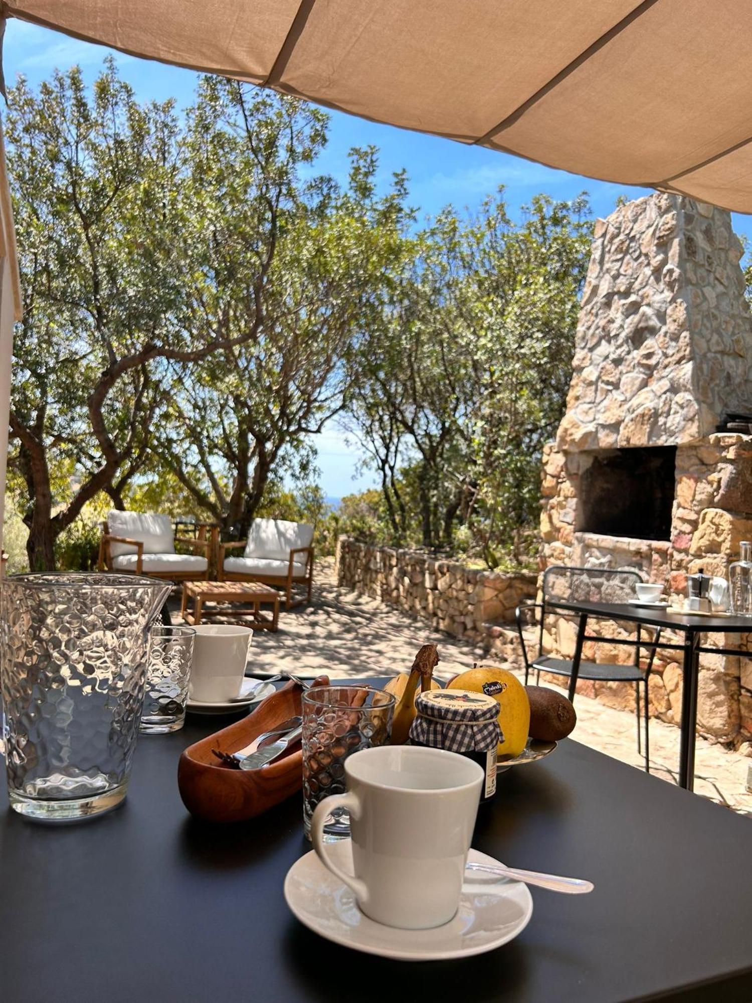 Bed and Breakfast Sa Guardia De Ferricci à Solanas  Extérieur photo